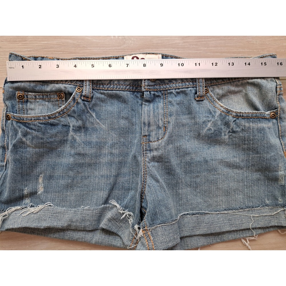 SO Y2K Womens Light Wash Distressed Denim Cut Off Shorts Blue Frayed Hem Size 11 - Picture 4 of 9